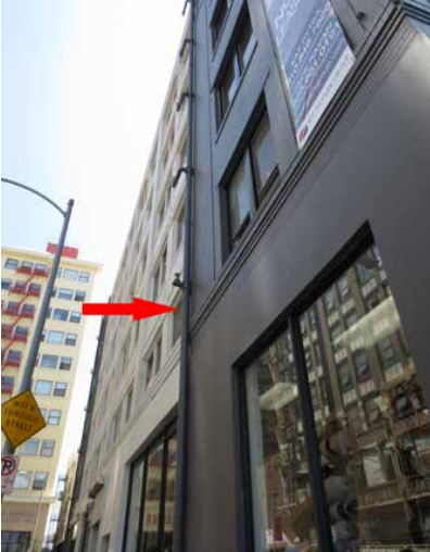 國(guó)外沿外墻敷設(shè)的干式消防豎管